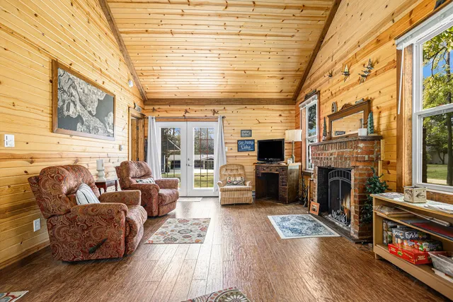 $199,900 | 32205 James Street, Colon, MI 49040