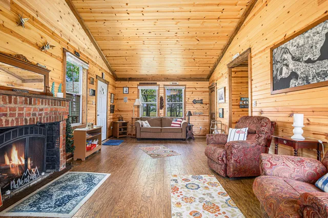 $199,900 | 32205 James Street, Colon, MI 49040