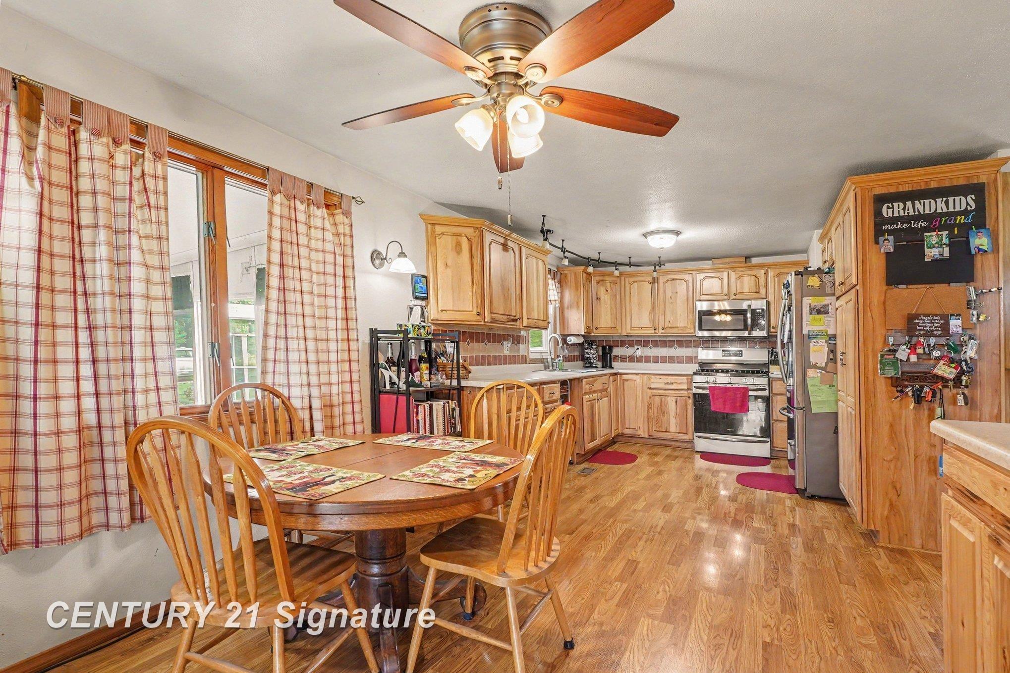 4900 Dundas Road Beaverton, MI 48612 - Photo 8 of 31 50220552-fe8ecf80-bcb3-4997-b646-97c020781699.JPG