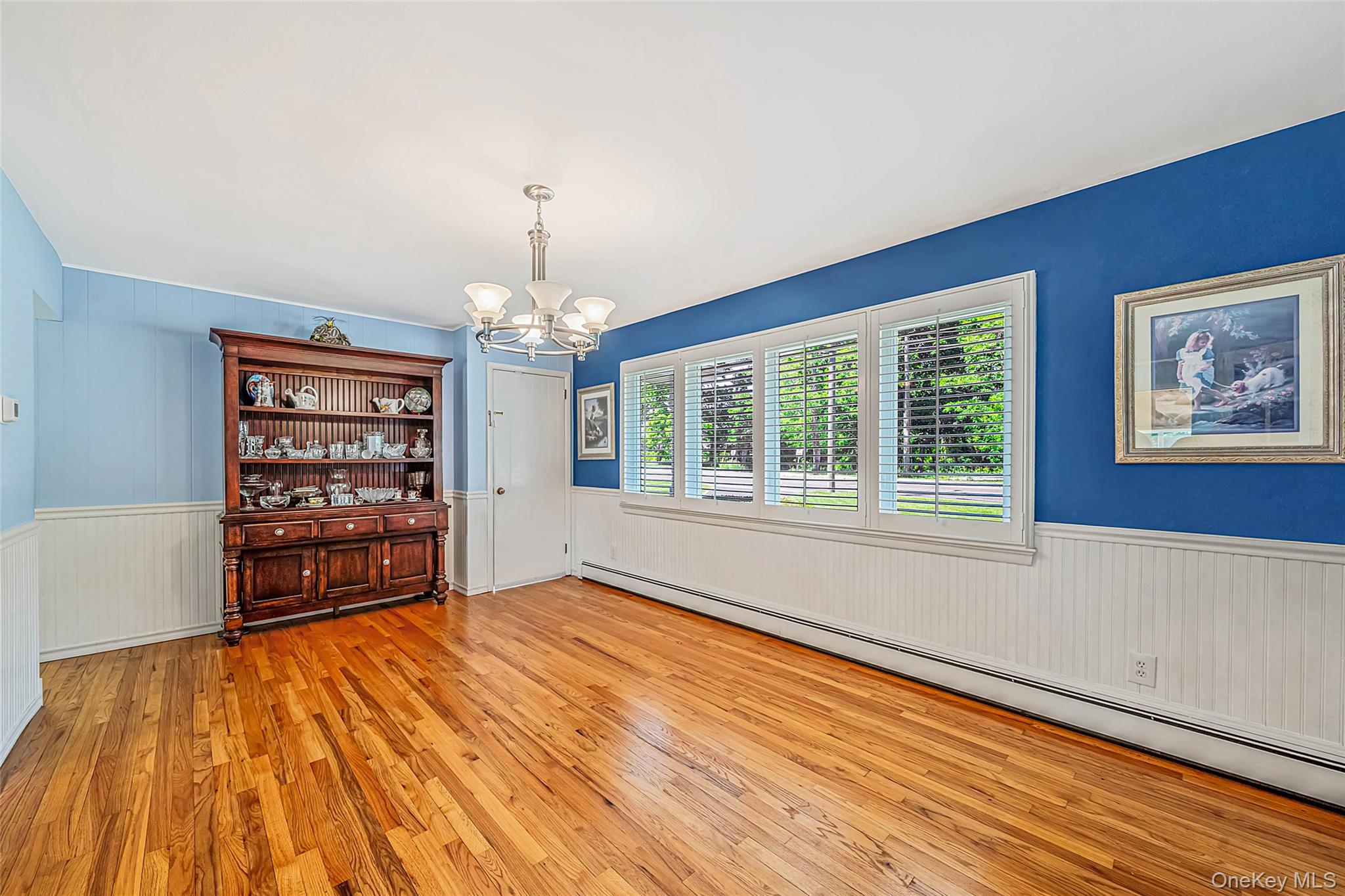 376 South Country Road East Patchogue, NY 11772 - Photo 7 of 36