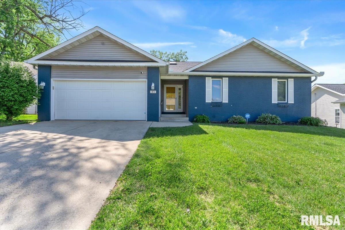 45 Royal Road Springfield, IL 62702 - Photo 1 of 38