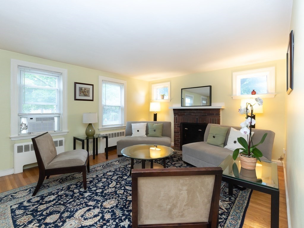 31 Falmouth Road Watertown, MA 02472 - Photo 3 of 33