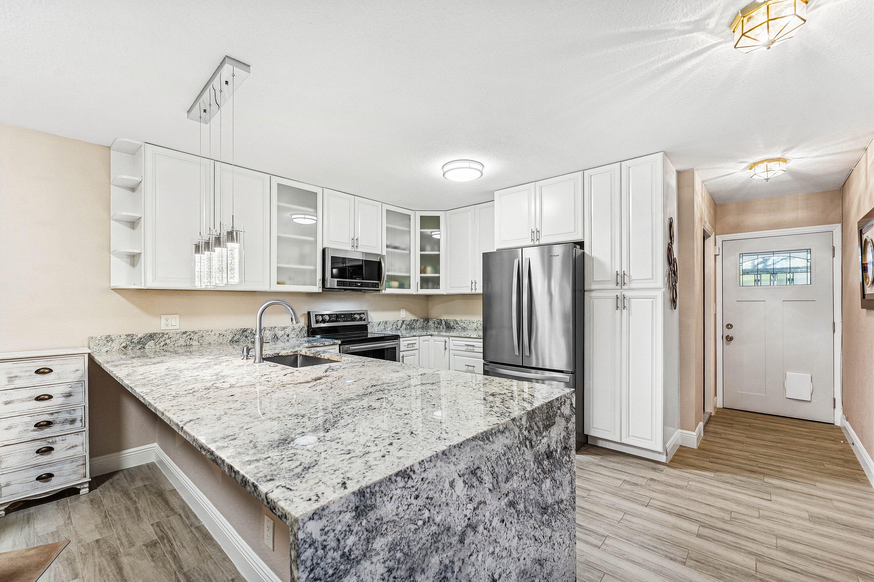 18900 Stewart Circle, Unit 2 Boca Raton, FL 33496 - Photo 2 of 34 011-18900StewartCircle-2-BocaRaton-FL-33