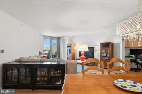 $550,000 | 7111 Woodmont Avenue, Unit 709, Bethesda, MD 20815
