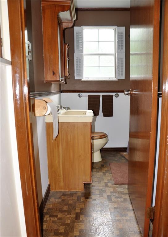 120 Rangley Drive Pittsburgh, PA 15209 - Photo 13 of 18 Full upstairs bathroom.