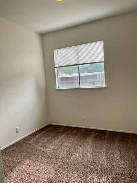 431 Chestnut Avenue Redlands, CA 92373 - Photo 14 of 23 an empty room with a window