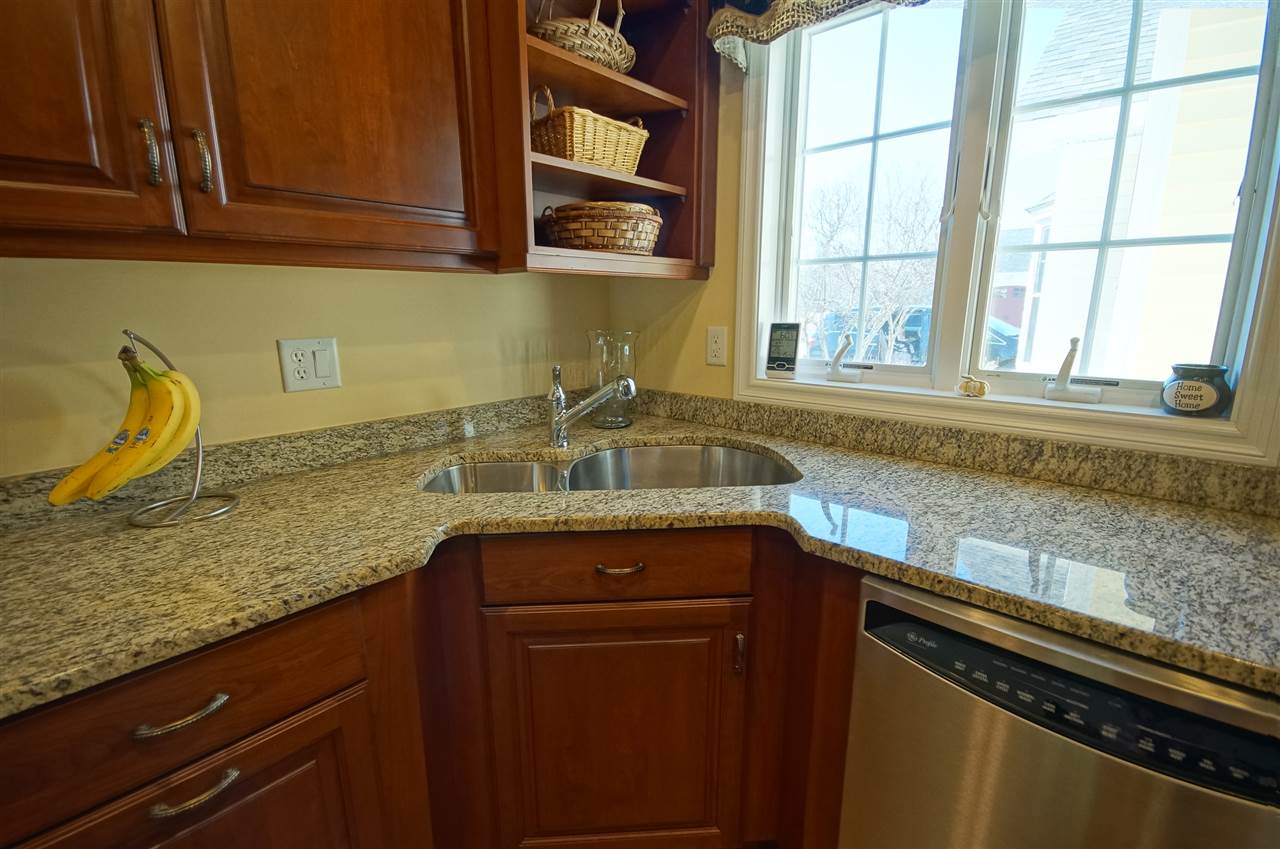 9 Lamplighter Village Road, Unit 9 Windham, NH 03087 - Photo 23 of 34