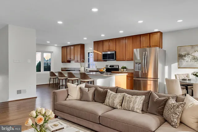 $514,000 | 4224 Kinmount Road, Lanham, MD 20706