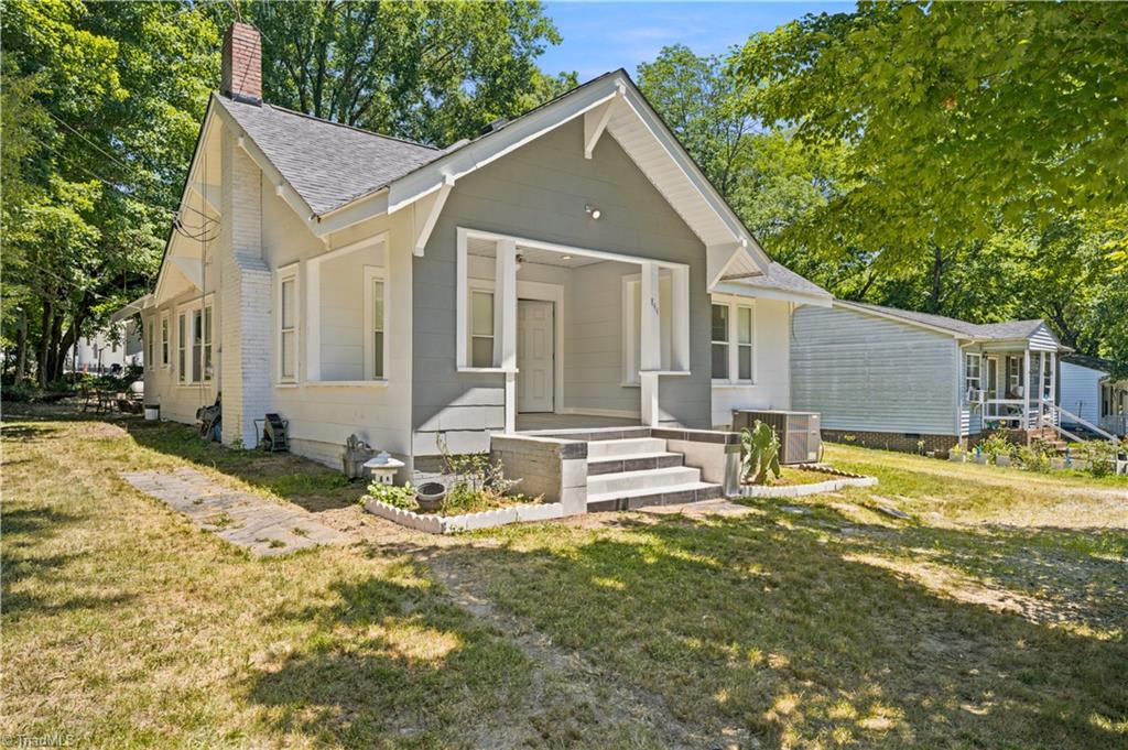 844 Cummins Street High Point, NC 27262 - Photo 3 of 28
