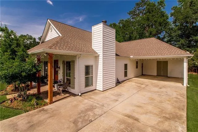 $2,000 | 810 St Joseph Drive, Ponchatoula, LA 70454