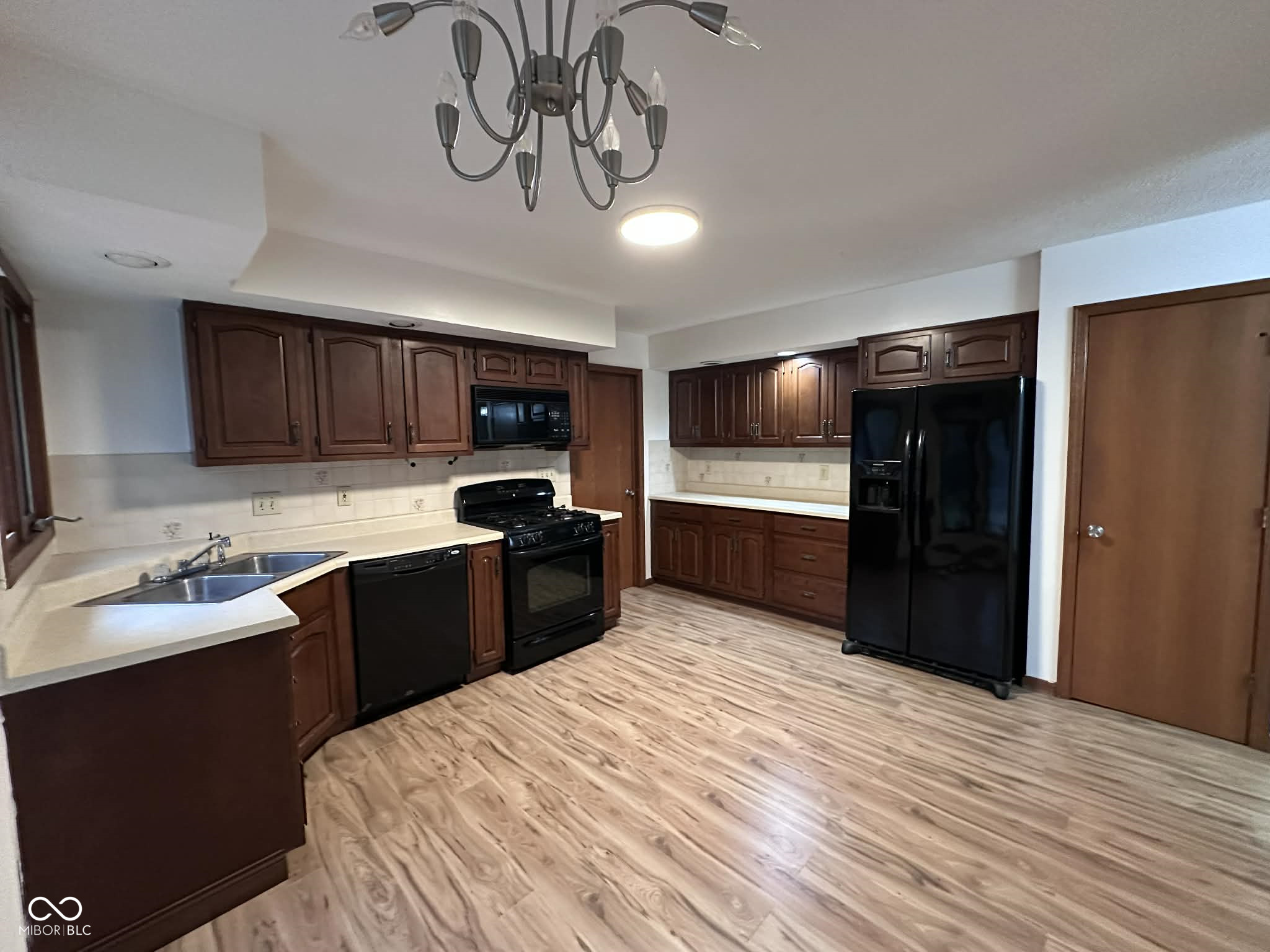 4021 Ritterskamp Court Indianapolis, IN 46250 - Photo 5 of 22