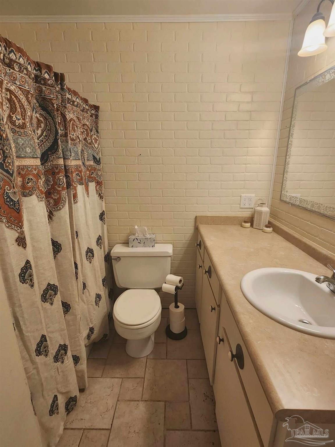 5600 Adelyn Road Pensacola, FL 32504 - Photo 22 of 34 Gallery Image 22