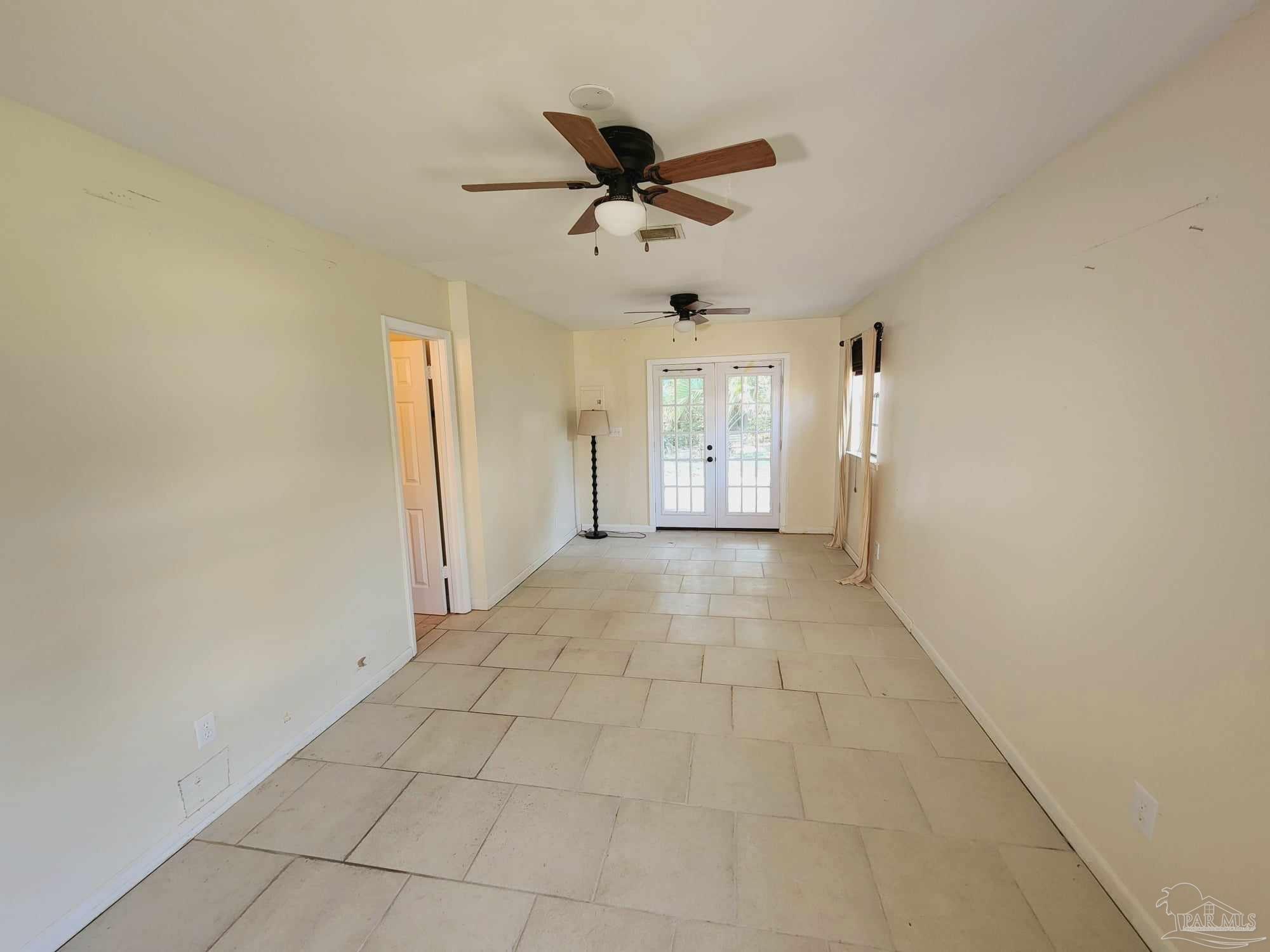 5600 Adelyn Road Pensacola, FL 32504 - Photo 9 of 34 Gallery Image 9