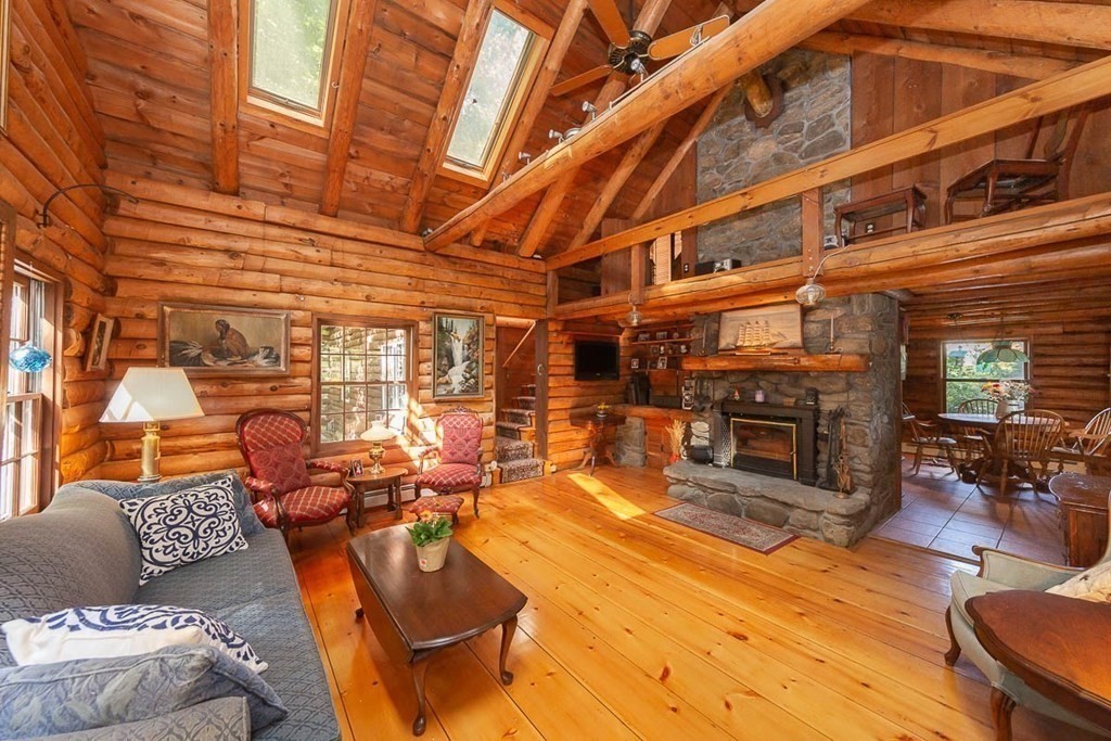 19 Newton Road Amesbury, MA 01913 - Photo 3 of 42