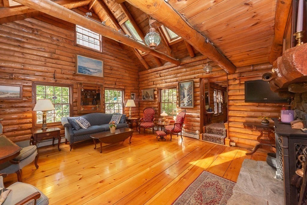 19 Newton Road Amesbury, MA 01913 - Photo 4 of 42