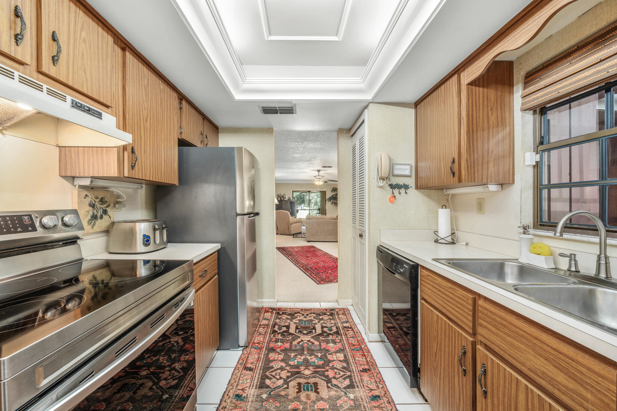 3833 Edgewater Drive Sebring, FL 33872 - Photo 13 of 47 interior - kitchen 4
