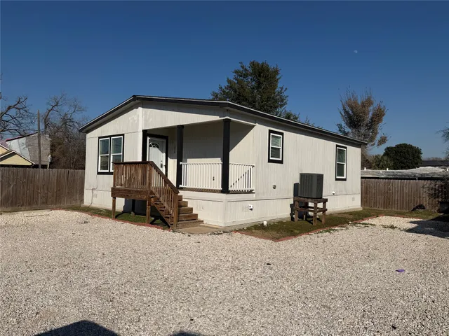 $1,700 | 2014 Stevens Street, Houston, TX 77026