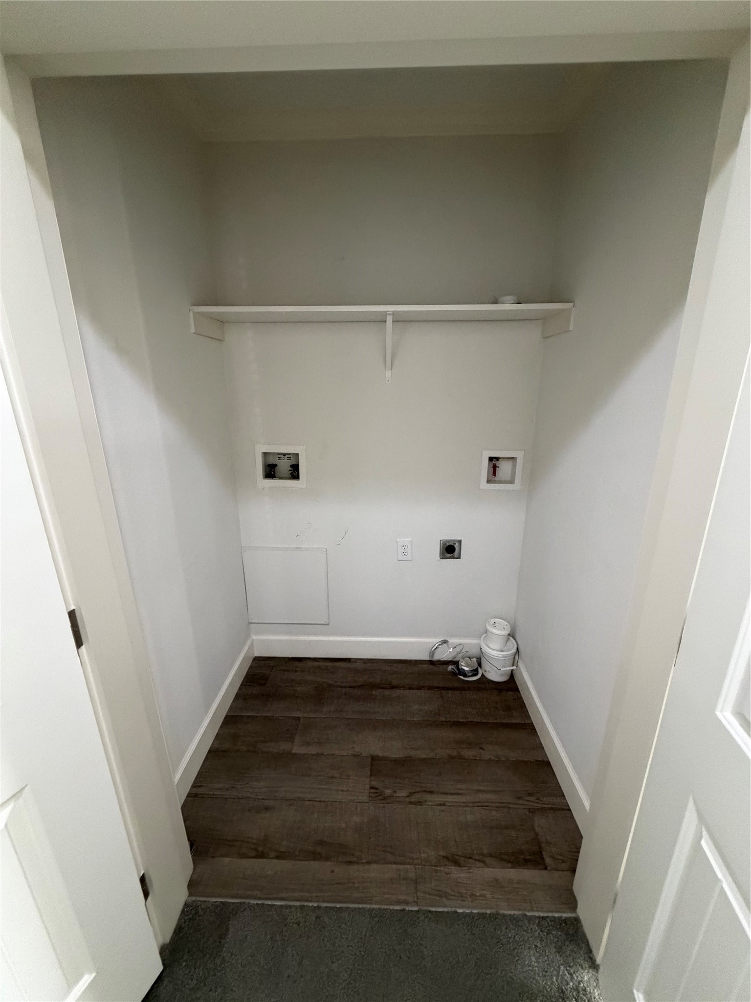 2014 Stevens Street Houston, TX 77026 - Photo 2 of 12 Laundry