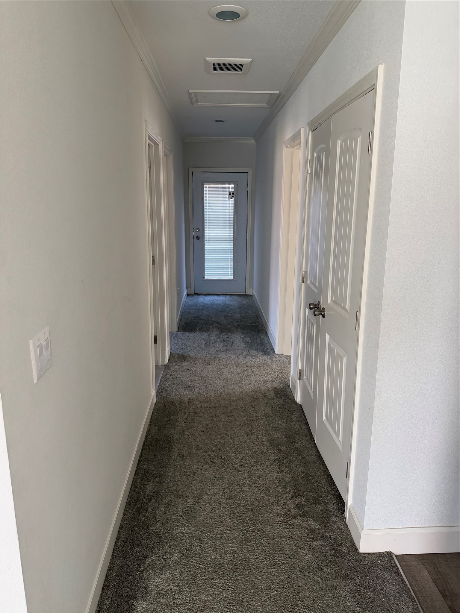 2014 Stevens Street Houston, TX 77026 - Photo 9 of 12 Hallway