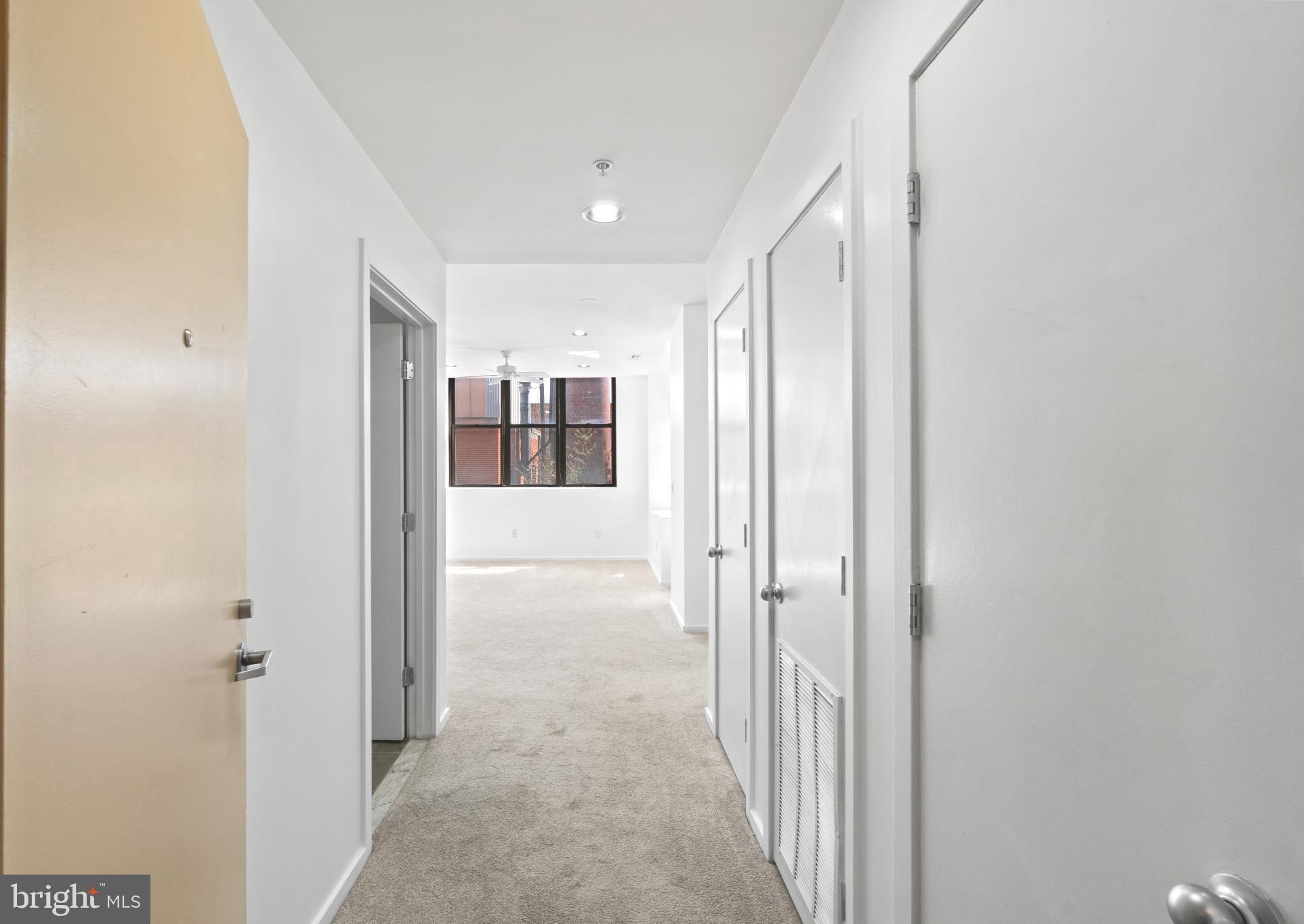 1211 Light Street, Unit 211 Baltimore, MD 21230 - Photo 3 of 34 Entrance Hallway