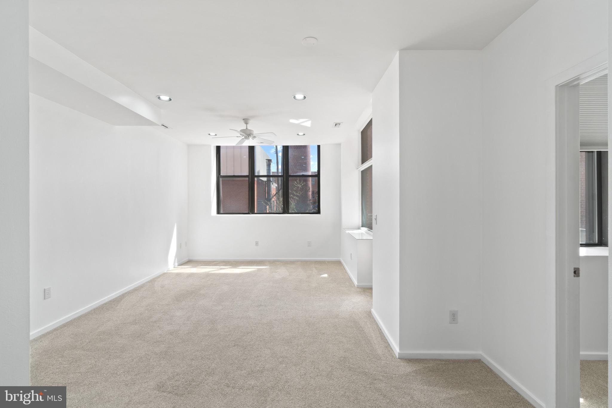 1211 Light Street, Unit 211 Baltimore, MD 21230 - Photo 5 of 34 Spacious Living Room