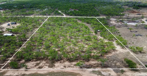 $385,000 | 247 Western Lane, Leesville, TX 78122