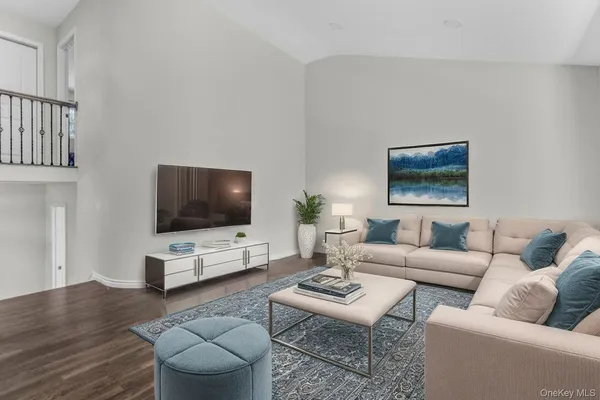 $1,399,000 | 42 Norwood Road, Northport, NY 11768