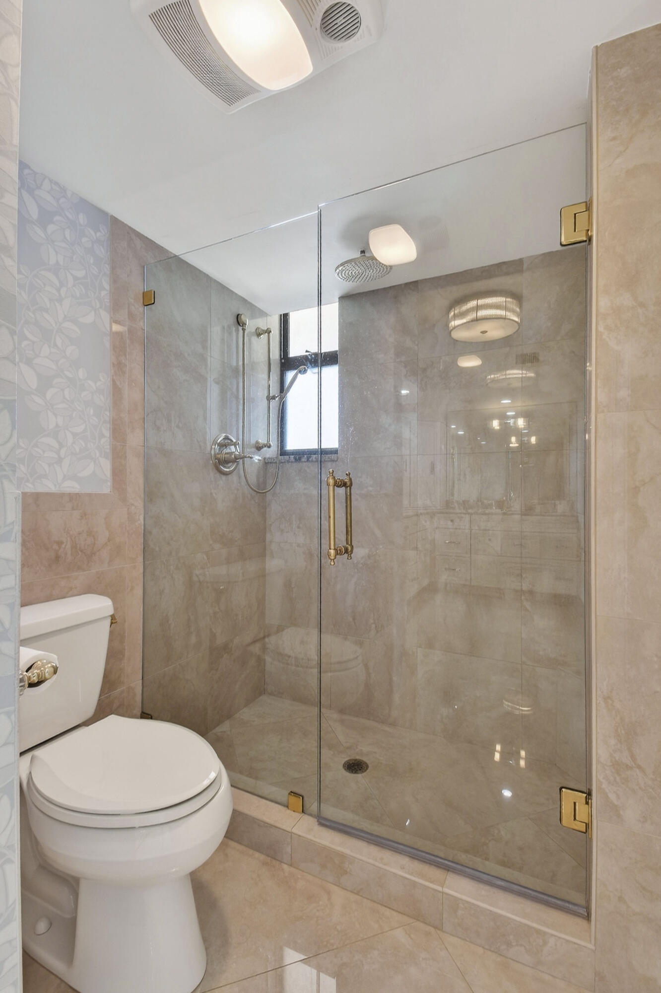 5380 North Ocean Drive, Unit 22I Singer Island, FL 33404 - Photo 21 of 48 5380NOceanDr#22i(30)