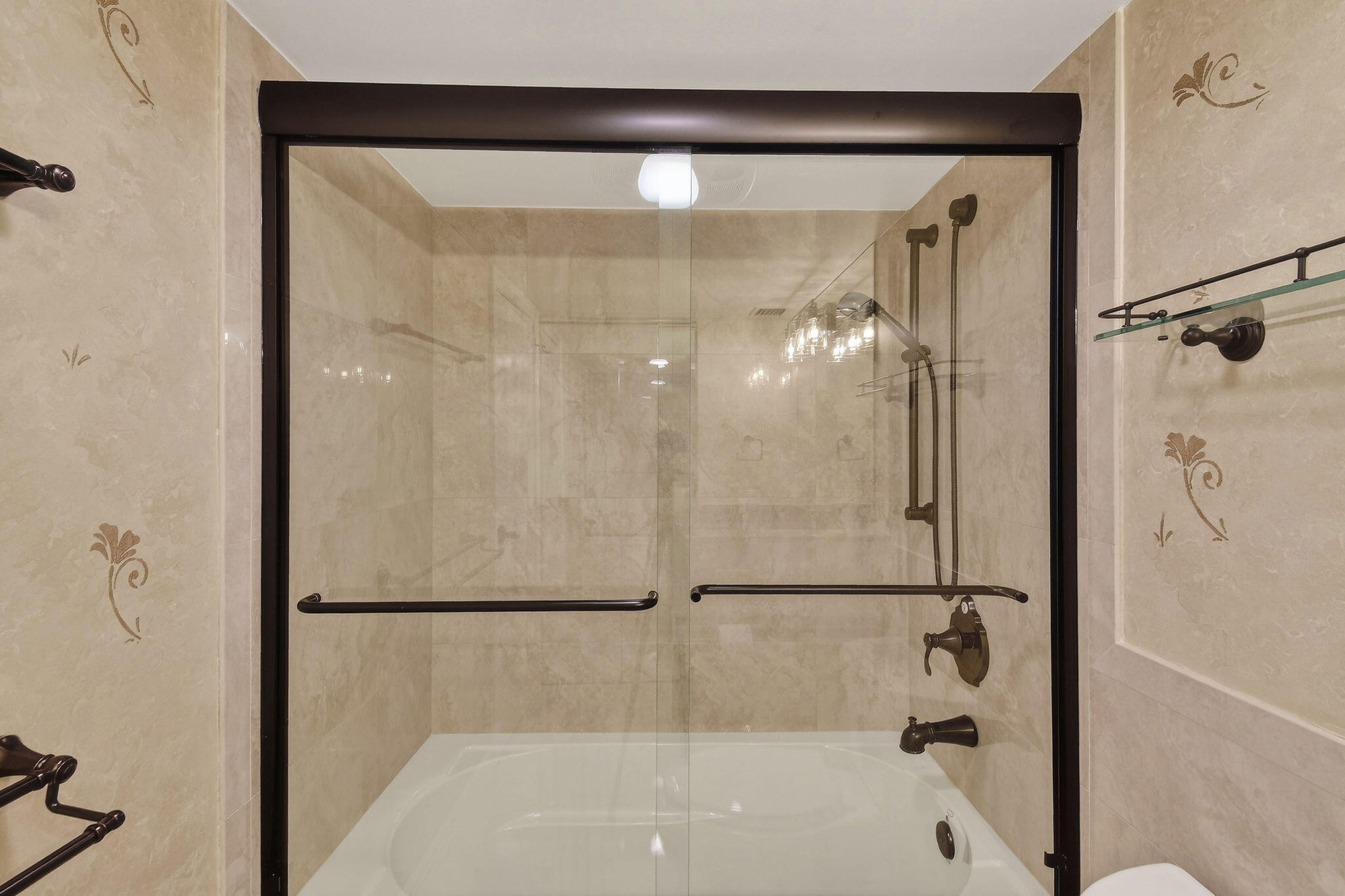 5380 North Ocean Drive, Unit 22I Singer Island, FL 33404 - Photo 26 of 48 5380NOceanDr#22i(41)