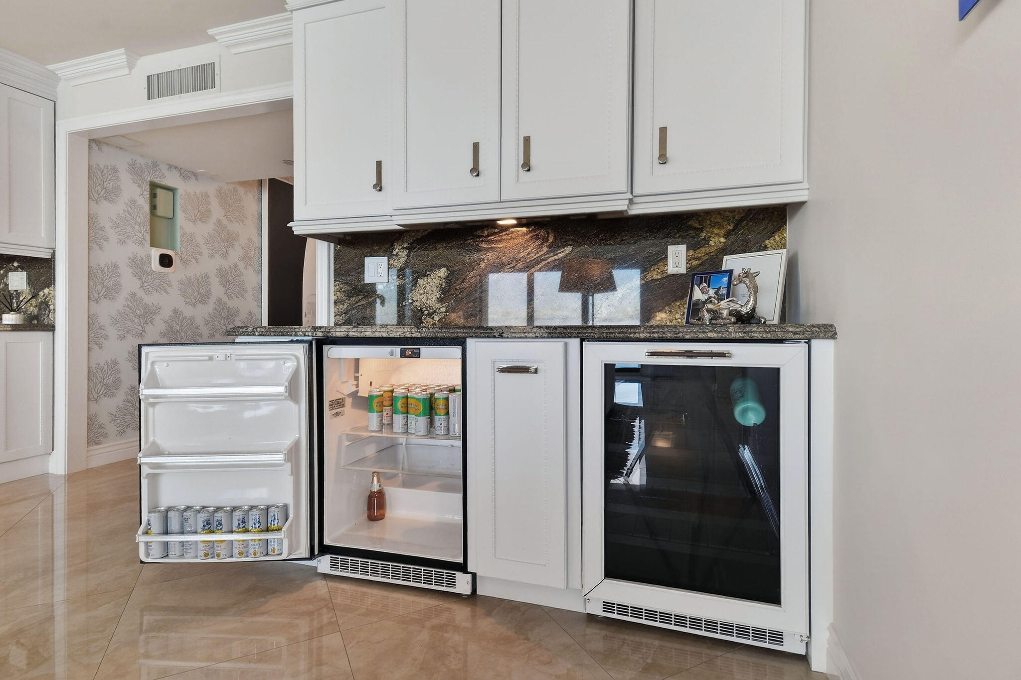 5380 North Ocean Drive, Unit 22I Singer Island, FL 33404 - Photo 34 of 48 5380NOceanDr#22i(56)