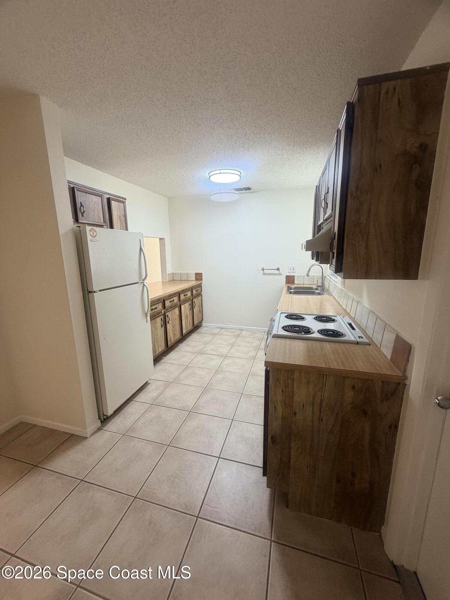 36 Elton Street, Unit B Melbourne, FL 32935 - Photo 4 of 13 Kitchen