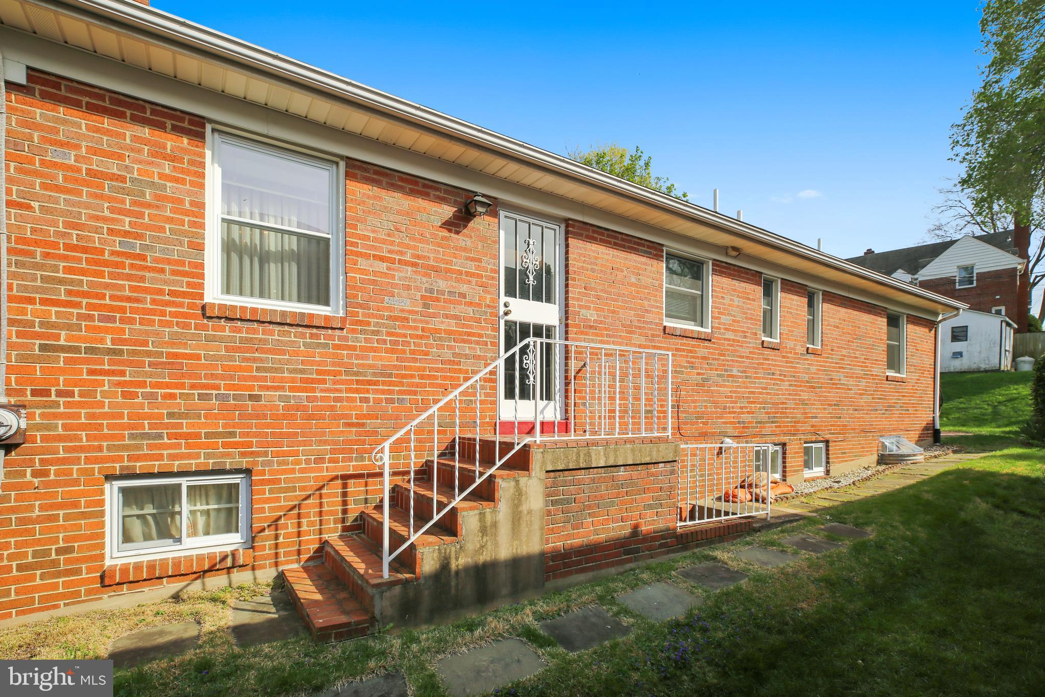1426 Leegate Road Northwest Washington, DC 20012 - Photo 5 of 43 Gallery Image 5