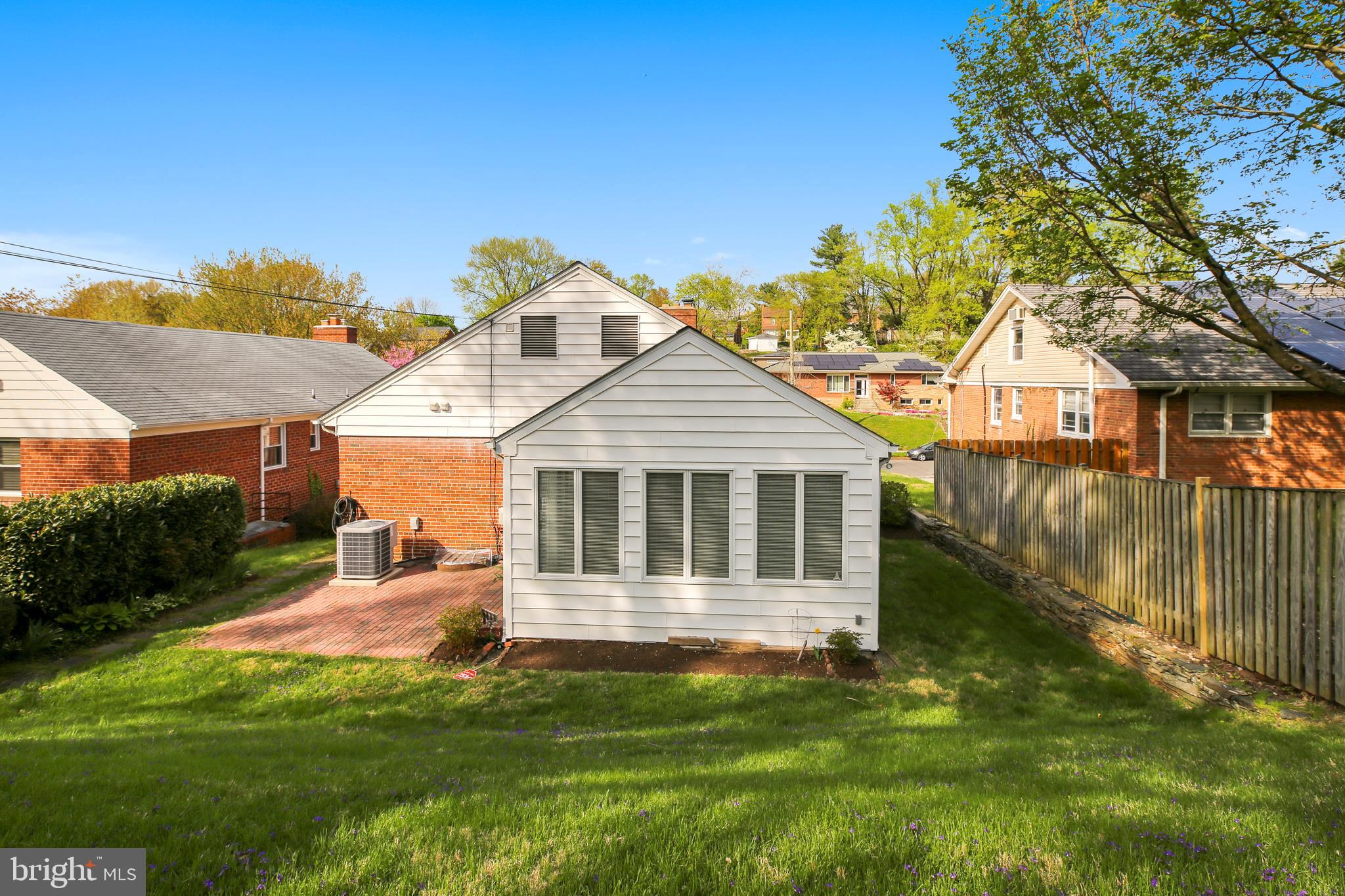 1426 Leegate Road Northwest Washington, DC 20012 - Photo 8 of 43 Gallery Image 8
