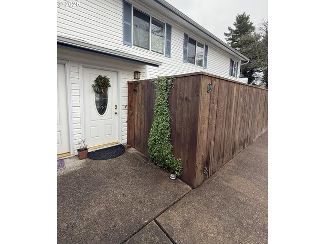 $289,000 | 28740 Southwest Parkway Avenue, Unit D4, Wilsonville, OR 97070