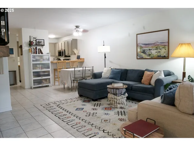 $289,000 | 28740 Southwest Parkway Avenue, Unit D4, Wilsonville, OR 97070