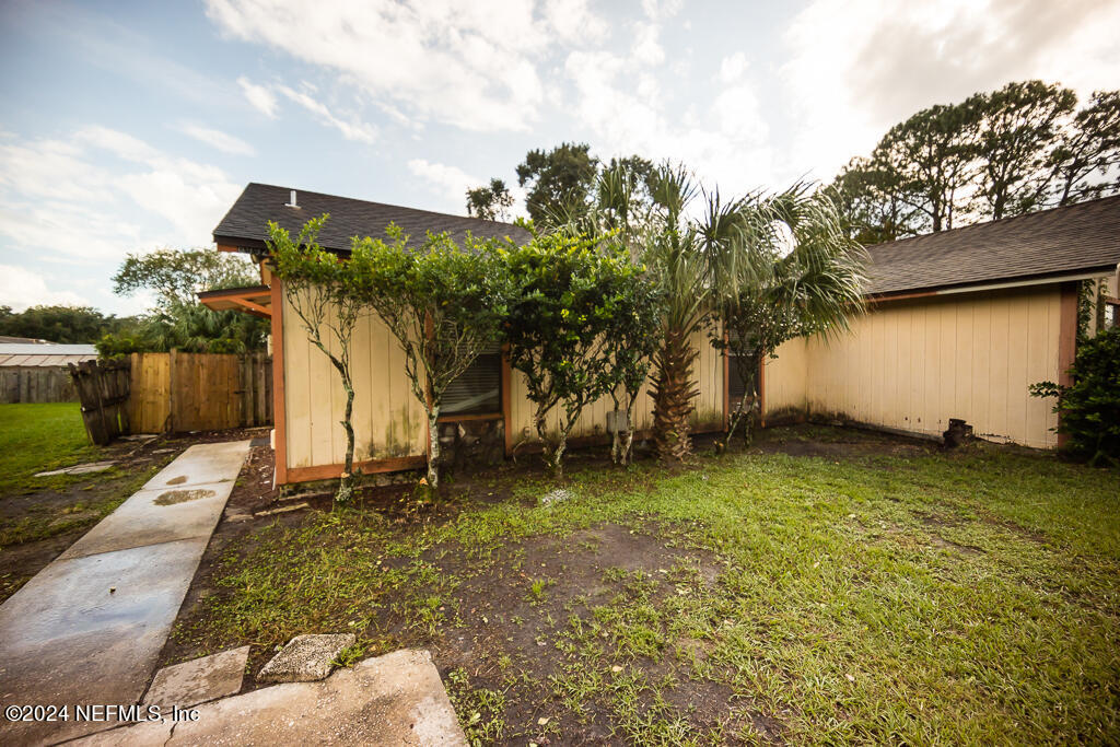 8992 Ivey Road Jacksonville, FL 32216 - Photo 3 of 29 Front View 3