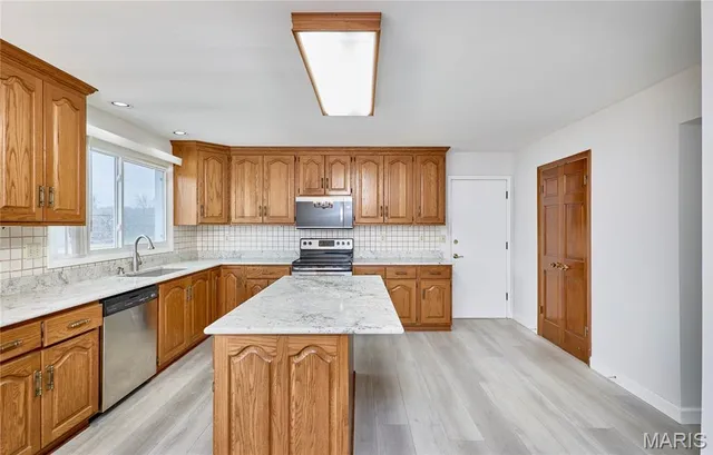 $513,000 | 15648 Sugarridge Court, Chesterfield, MO 63017