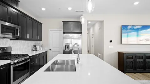 $965,000 | 10861 Blake Way, San Diego, CA 92129