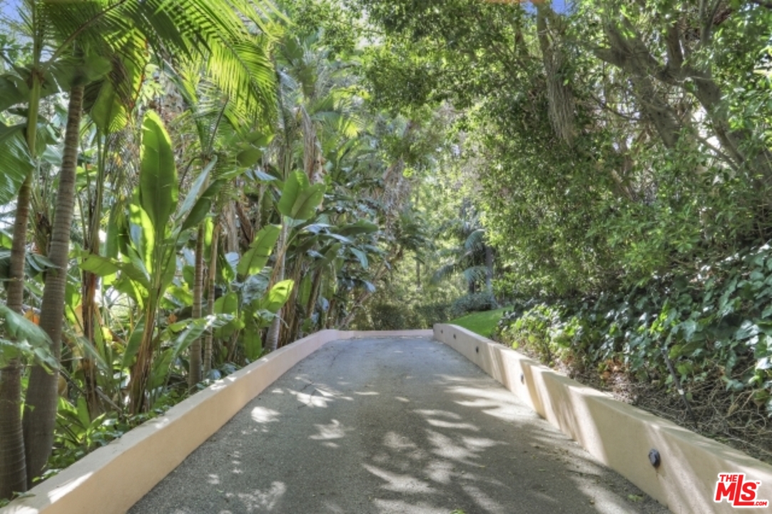 2841 Hutton Drive Beverly Hills, CA 90210 - Photo 3 of 43