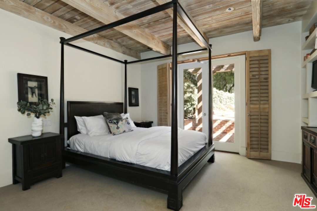 2841 Hutton Drive Beverly Hills, CA 90210 - Photo 29 of 43