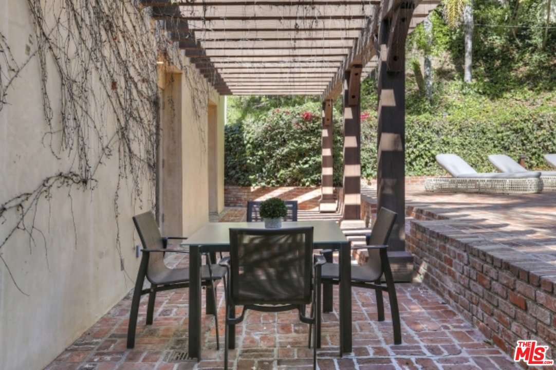 2841 Hutton Drive Beverly Hills, CA 90210 - Photo 41 of 43