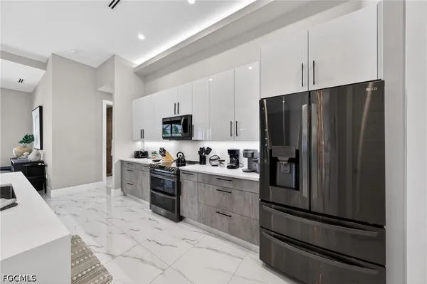 $749,999 | 1903 Southwest 31st Terrace, Cape Coral, FL 33914