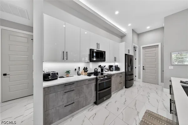 $749,999 | 1903 Southwest 31st Terrace, Cape Coral, FL 33914