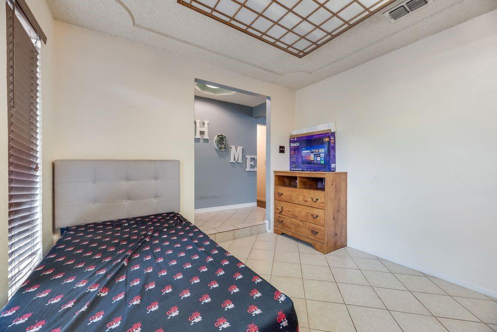 22 Spring Oaks Road Burleson, TX 76028 - Photo 19 of 34 Gallery Image 19