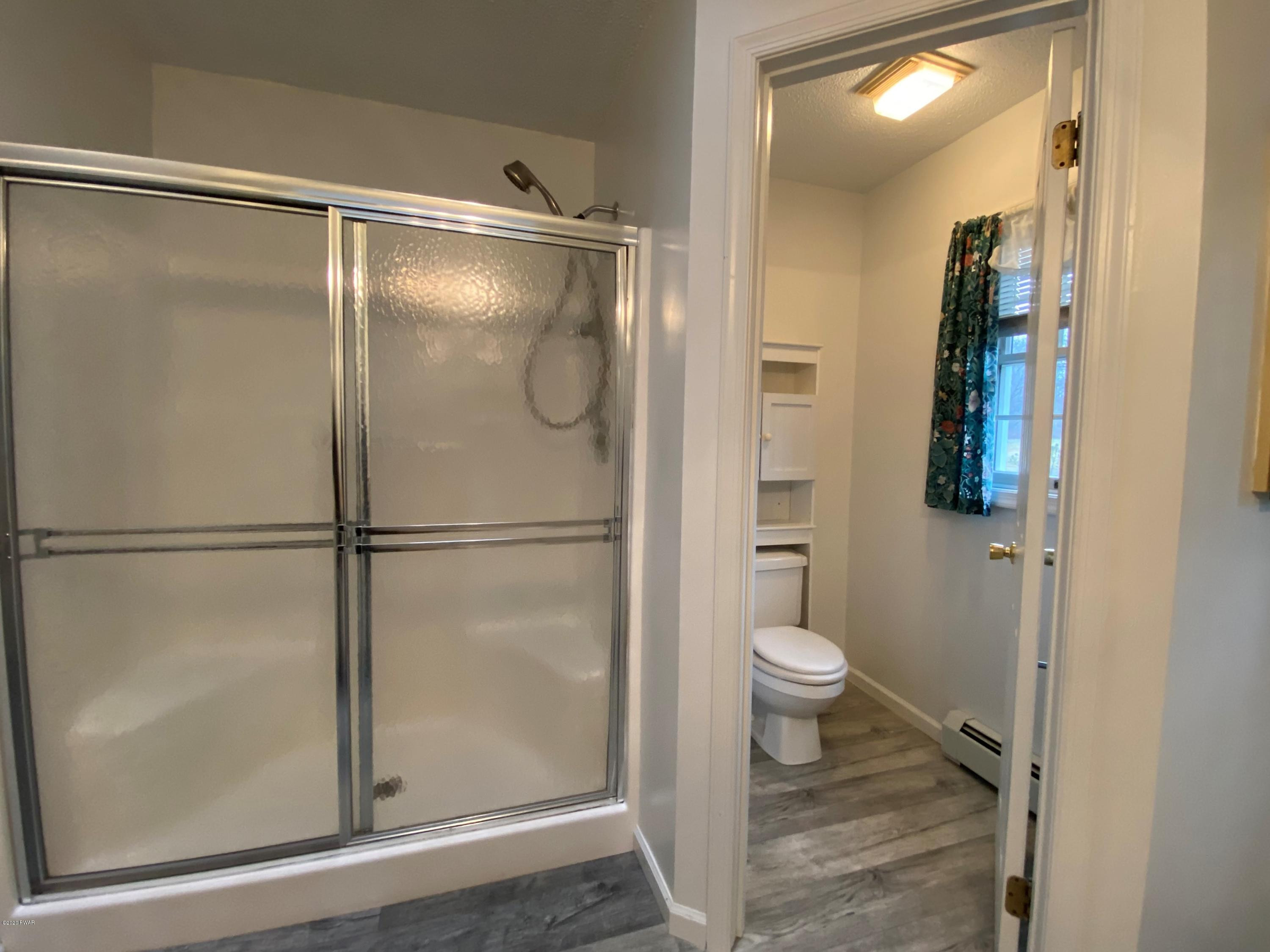 135 Church Road Damascus, PA 18415 - Photo 21 of 34 Master Bathroom