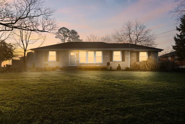 $2,600 | 1934 Pinehurst Drive, Nashville, TN 37216