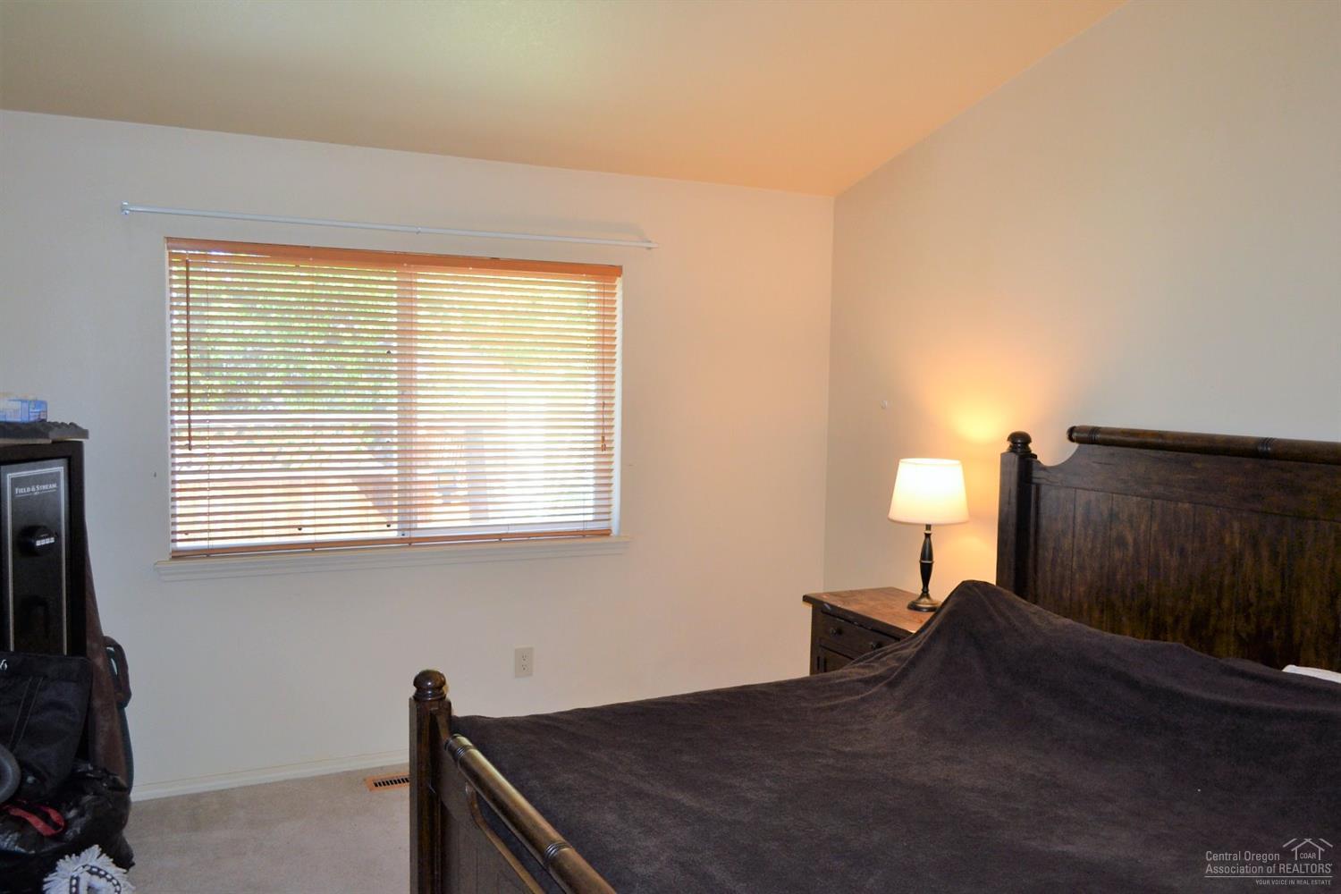 1935 Southwest 35th Street Redmond, OR 97756 - Photo 10 of 22 Gallery Image 10
