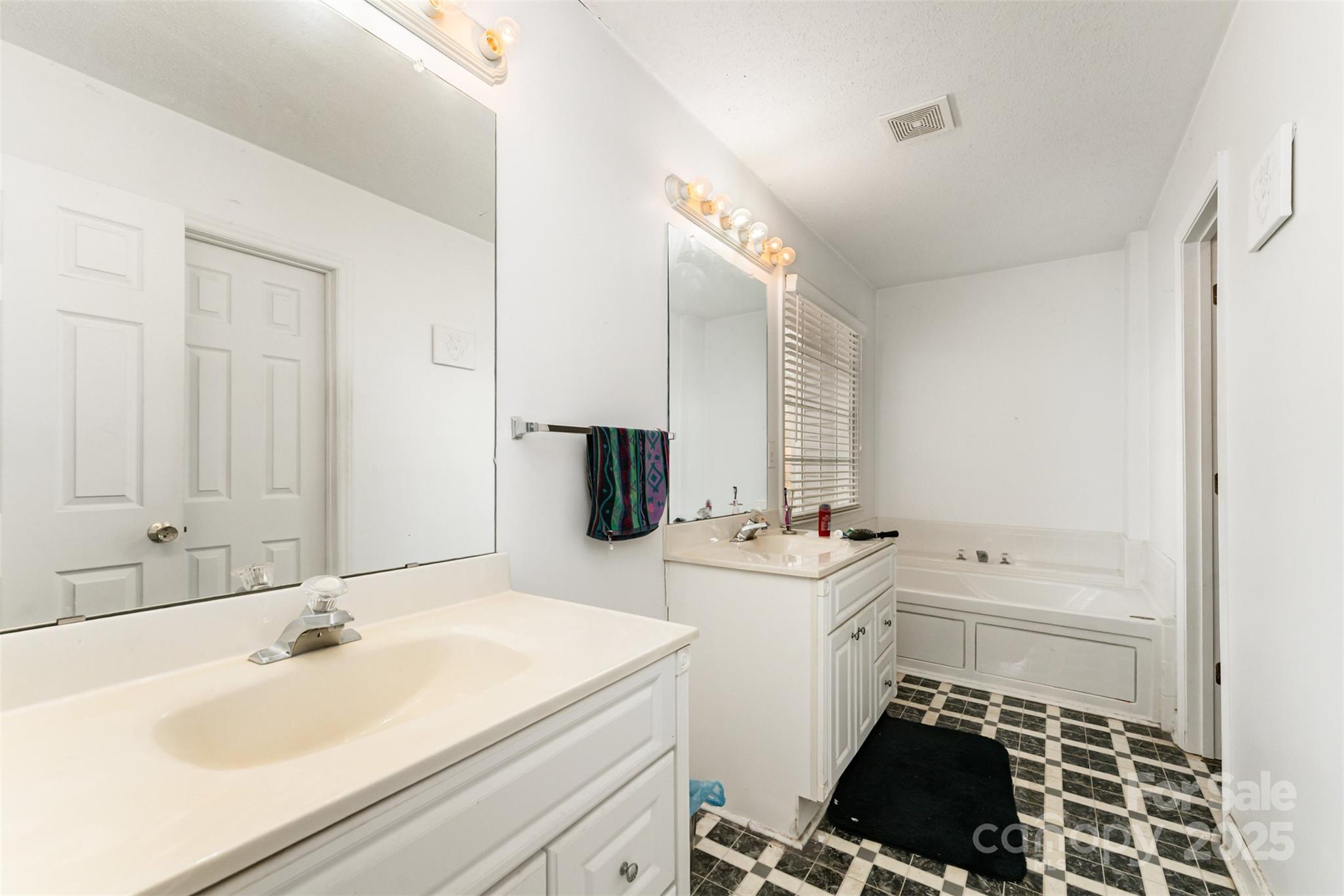 5915 Sullins Road Charlotte, NC 28214 - Photo 12 of 18 Gallery Image 12