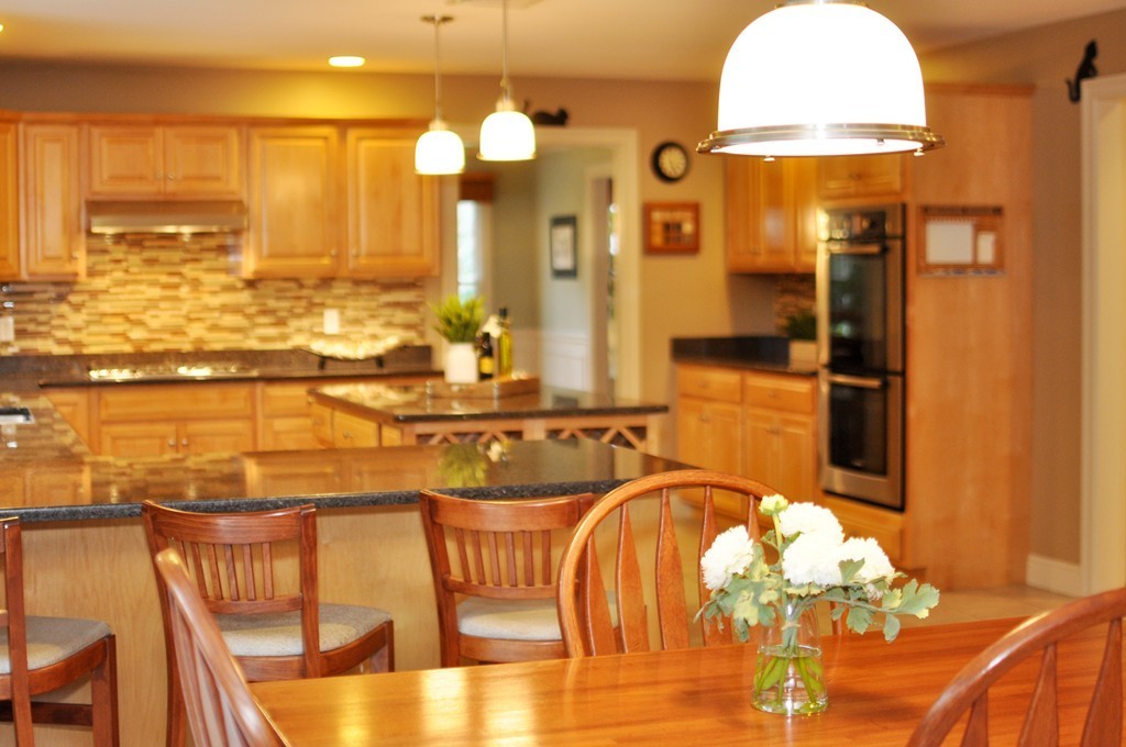 18 Sweeney Ridge Road Bedford, MA 01730 - Photo 5 of 17 Gallery Image 5