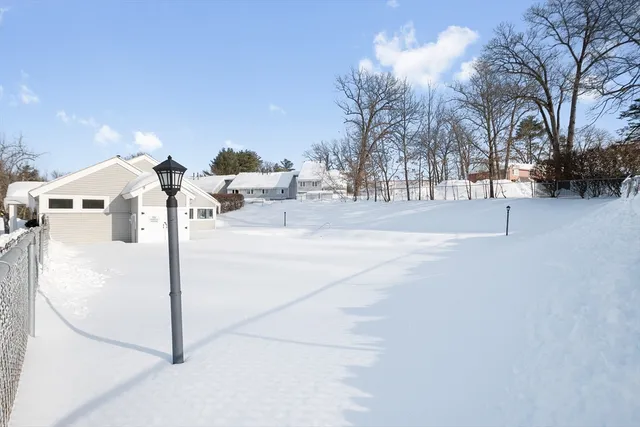 $275,000 | 25 Meadow Pond Drive, Unit J, Leominster, MA 01453